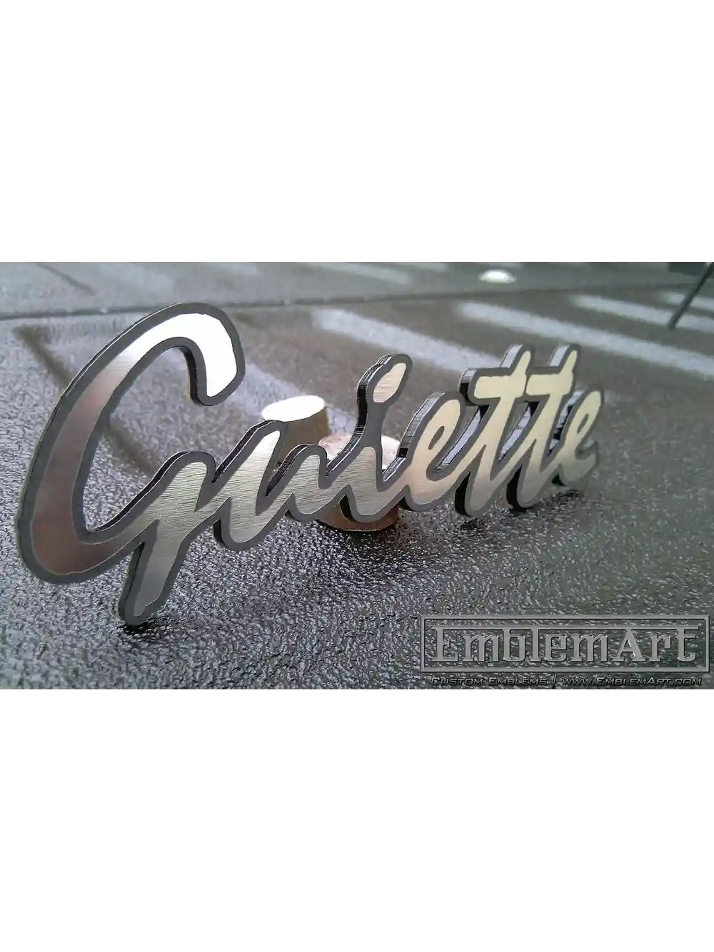 Custom Chrome Emblems - Guiette Chrome 02 Emblem