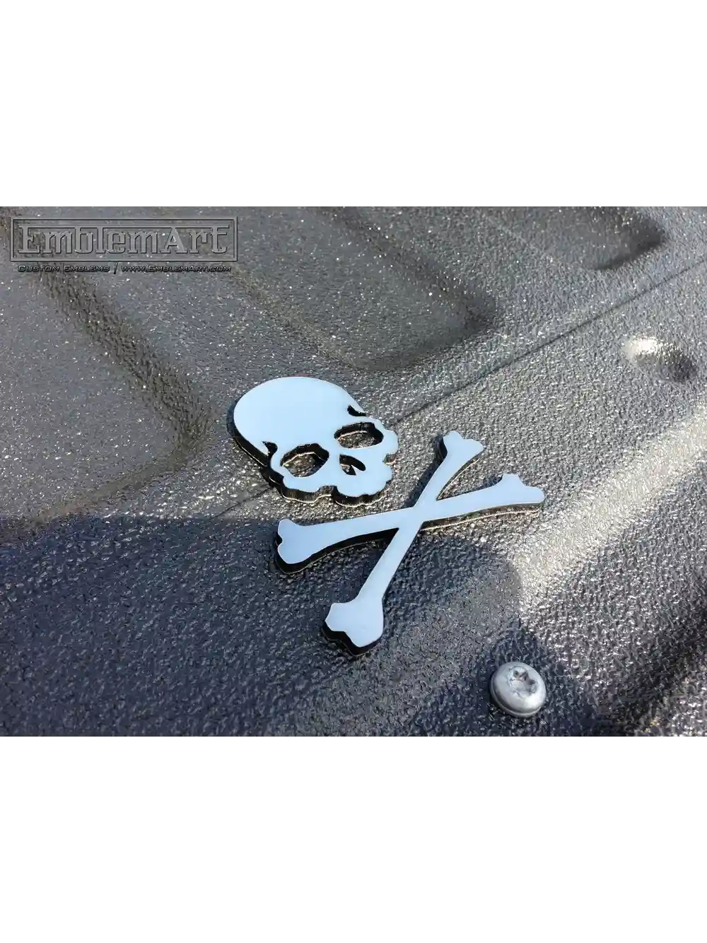 Custom Chrome Emblems - Skullbones03 Emblem