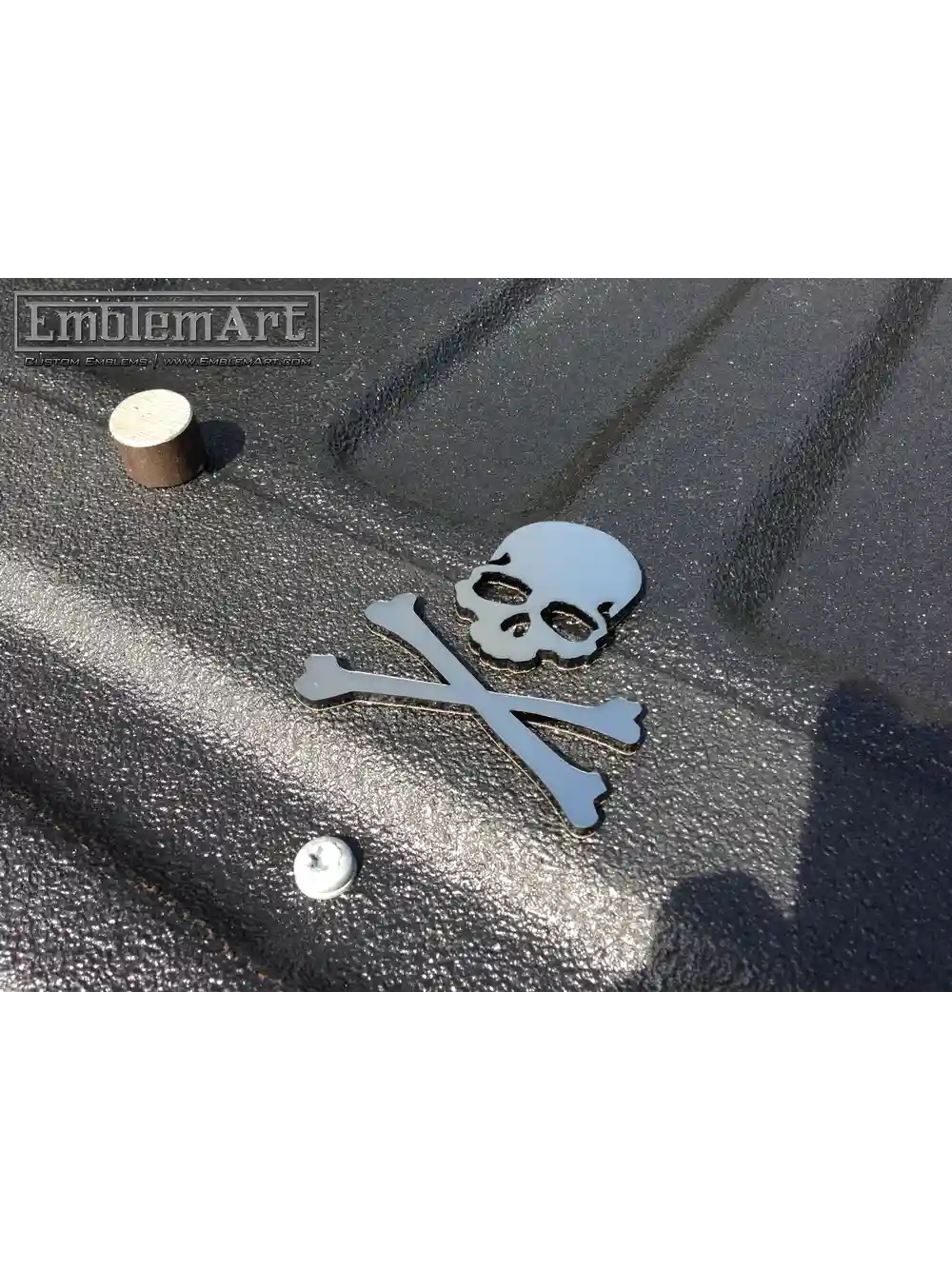 Custom Chrome Emblems - Skullbones04 Emblem