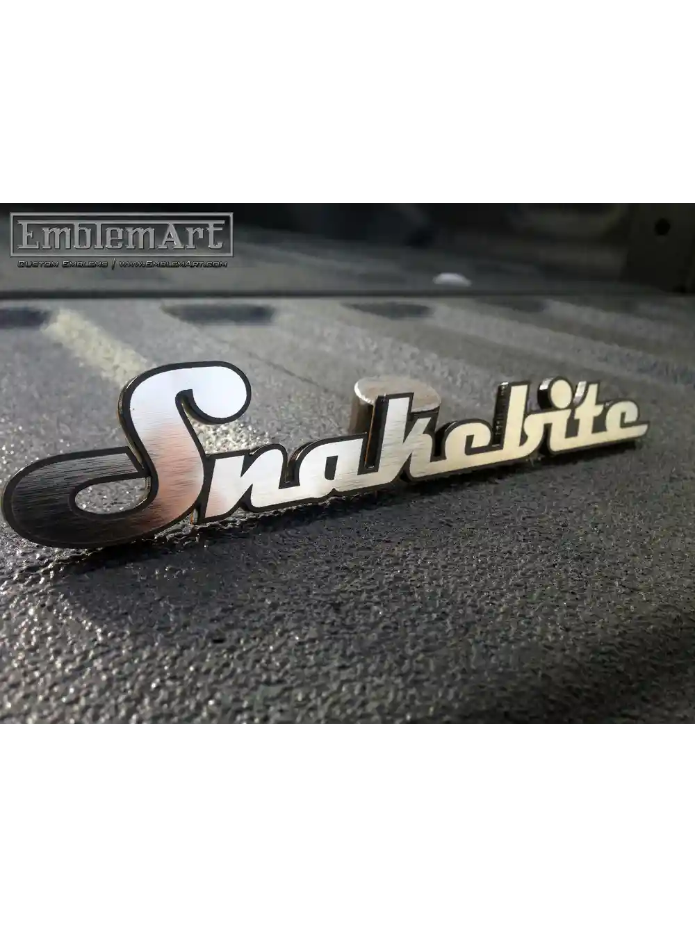 Custom Chrome Emblems - Snakebite01 Emblem