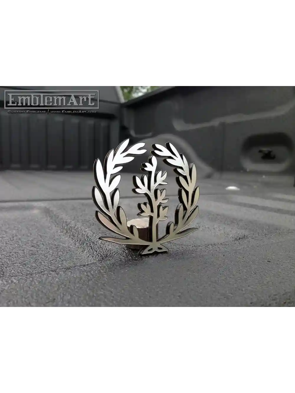 Custom Chrome Emblems - Wreath01 Emblem